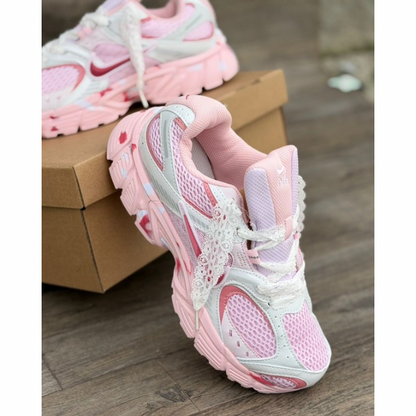 baskets Nike V5 RNR roses et blanches - BabiShop225